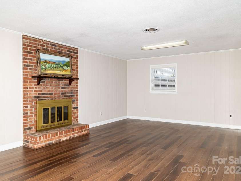 2650 31st Street Court, Hickory, NC 28601.  MLS# CAR4241492, YatesRealty ID 28614. Family room basement