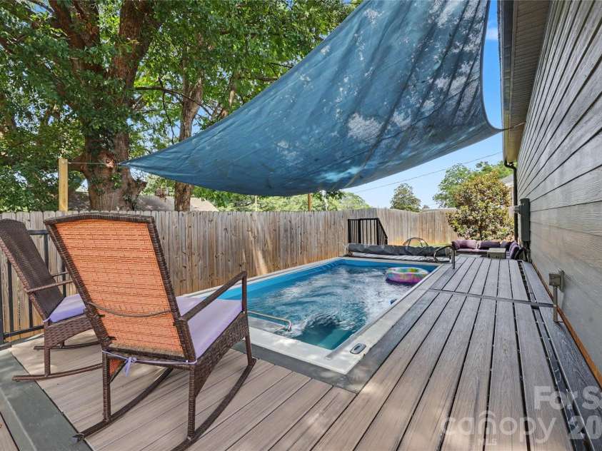 24 Oak Street, Belmont, NC 28012.  MLS# CAR4382381, YatesRealty ID 28615. 