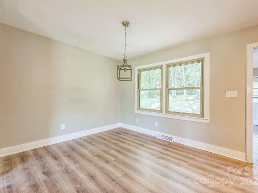 5326 Dolphin Lane, Charlotte, NC 28215.  MLS# CAR4281543, YatesRealty ID 28615. 