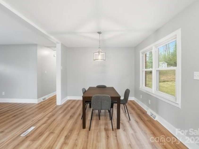 5326 Dolphin Lane, Charlotte, NC 28215.  MLS# CAR4333511, YatesRealty ID 28615. 