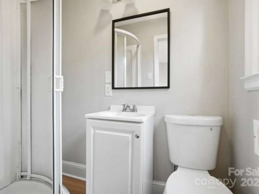 5326 Dolphin Lane, Charlotte, NC 28215.  MLS# CAR4333511, YatesRealty ID 28615. 