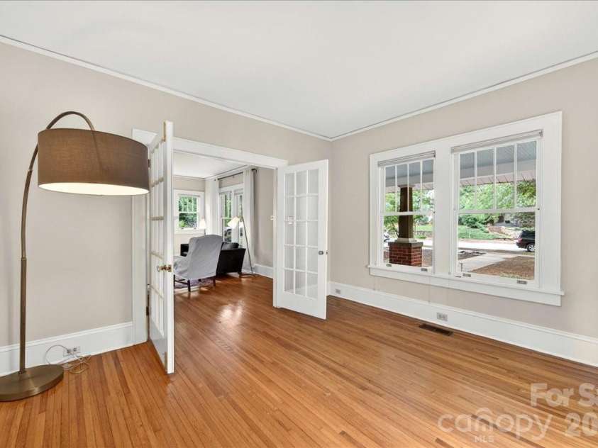 2208 Fifth Street, Charlotte, NC 28204.  MLS# CAR4380576, YatesRealty ID 28616. Den with large windows and great lighting 