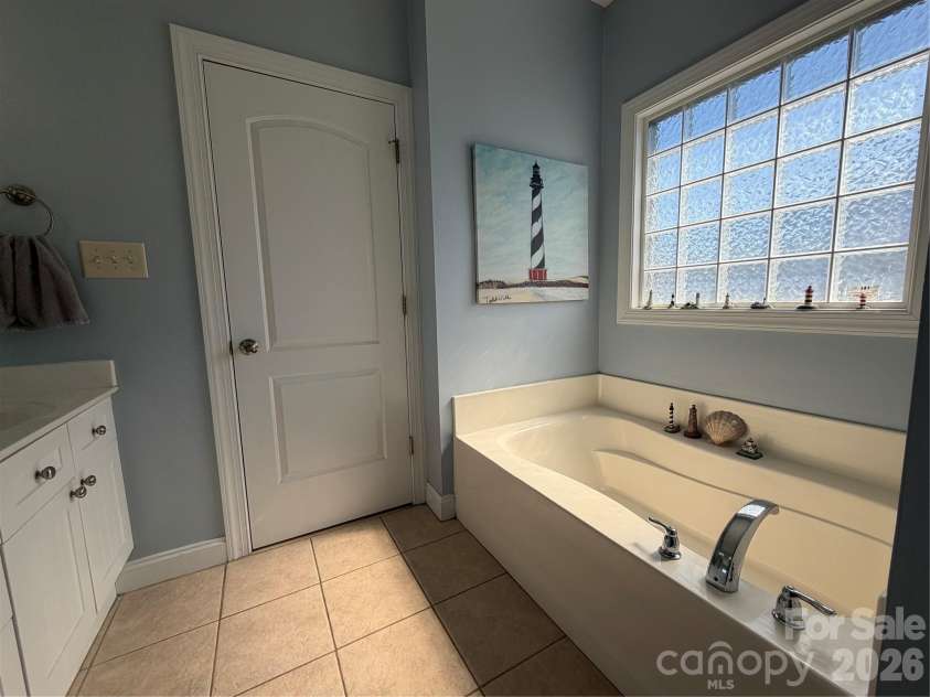 2148 Brookberry Lane, Gastonia, NC 28056.  MLS# CAR4359982, YatesRealty ID 28617. 