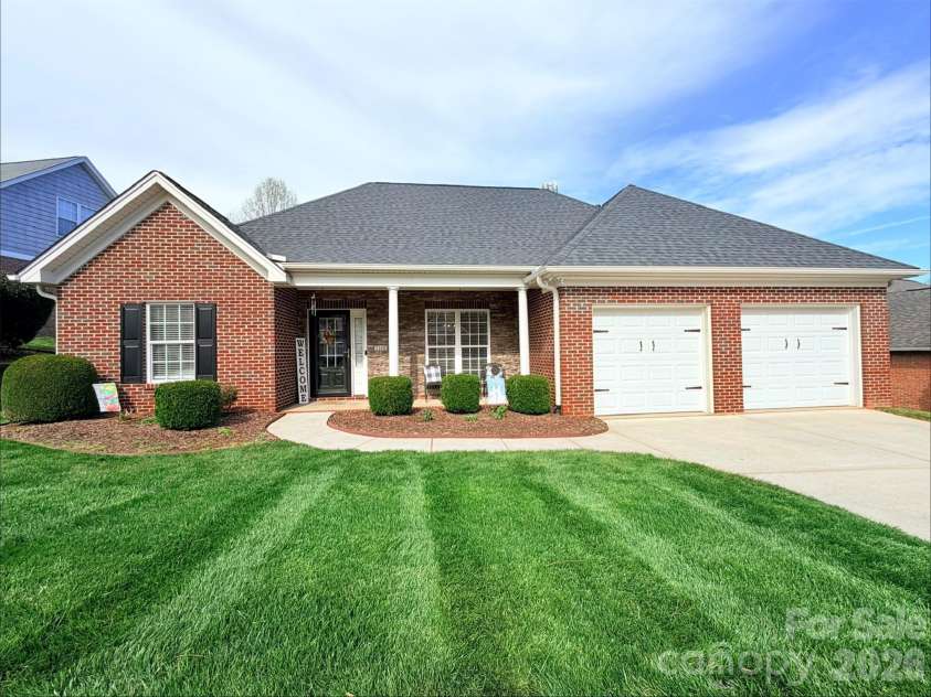 2148 Brookberry Lane, Gastonia, NC 28056.  MLS# CAR4359982, YatesRealty ID 28617. Welcome home!