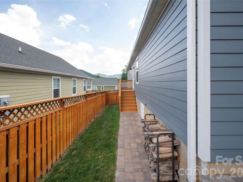 1108 Blueview Drive, Black Mountain, NC 28711.  MLS# CAR4365648, YatesRealty ID 28618. 