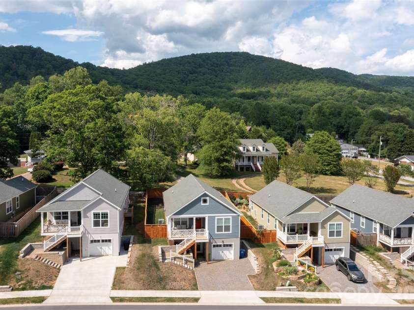 1108 Blueview Drive, Black Mountain, NC 28711.  MLS# CAR4365648, YatesRealty ID 28618. 