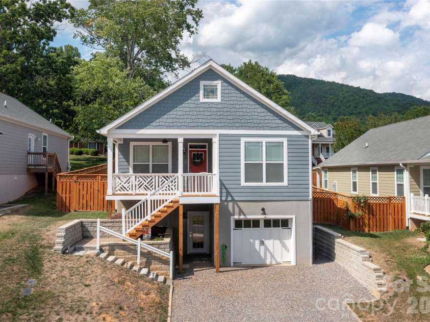 1108 Blueview Drive, Black Mountain, NC 28711.  MLS# CAR4365648, YatesRealty ID 28618. 