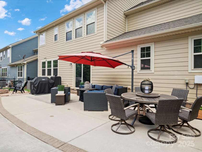 5013 Hamilton Mill Drive, Waxhaw, NC 28173.  MLS# CAR4256031, YatesRealty ID 28618. 