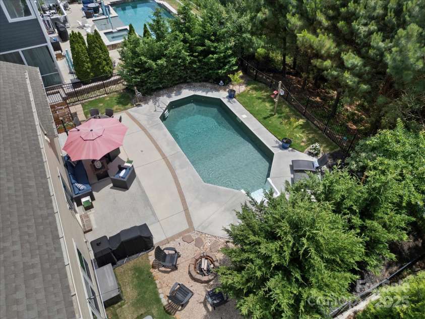 5013 Hamilton Mill Drive, Waxhaw, NC 28173.  MLS# CAR4256031, YatesRealty ID 28618. 