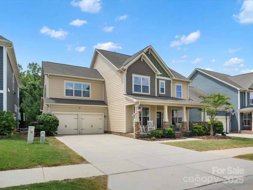 5013 Hamilton Mill Drive, Waxhaw, NC 28173.  MLS# CAR4256031, YatesRealty ID 28618. 