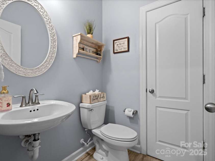 5013 Hamilton Mill Drive, Waxhaw, NC 28173.  MLS# CAR4256031, YatesRealty ID 28618. 