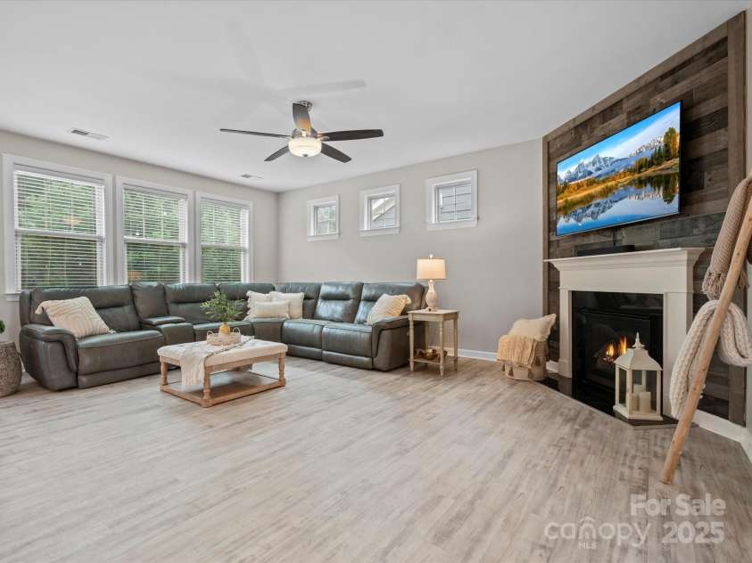 5013 Hamilton Mill Drive, Waxhaw, NC 28173.  MLS# CAR4256031, YatesRealty ID 28618. 