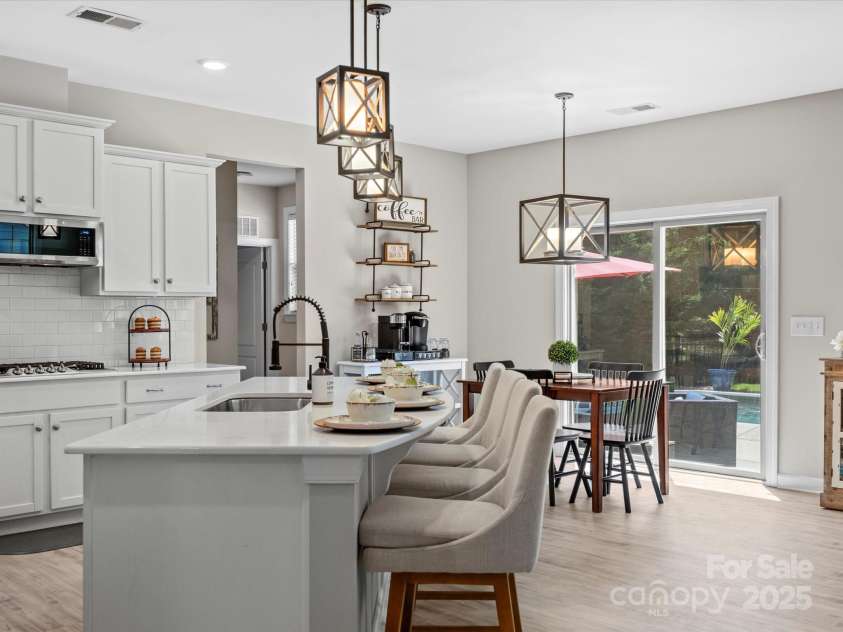 5013 Hamilton Mill Drive, Waxhaw, NC 28173.  MLS# CAR4256031, YatesRealty ID 28618. 