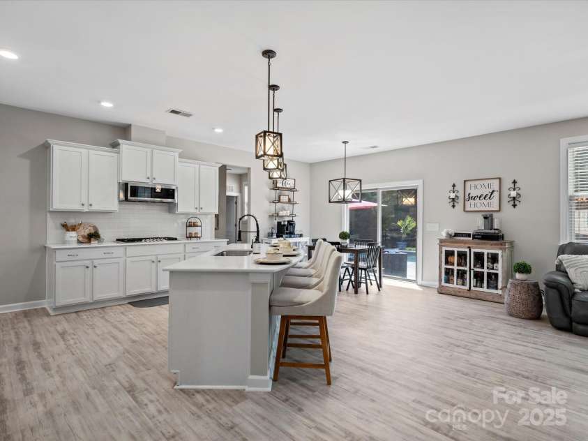 5013 Hamilton Mill Drive, Waxhaw, NC 28173.  MLS# CAR4256031, YatesRealty ID 28618. 