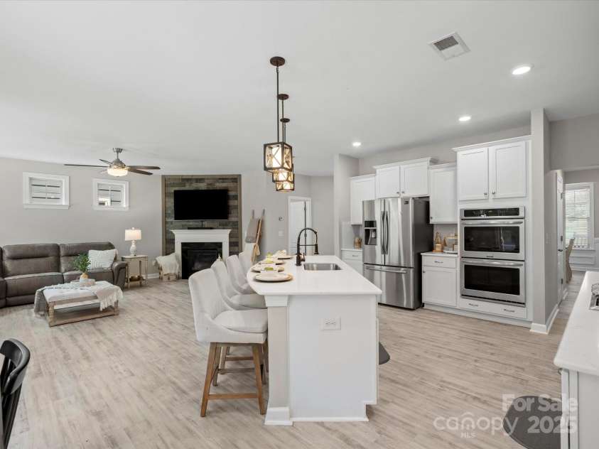 5013 Hamilton Mill Drive, Waxhaw, NC 28173.  MLS# CAR4256031, YatesRealty ID 28618. 