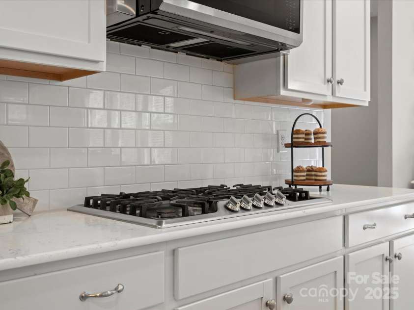 5013 Hamilton Mill Drive, Waxhaw, NC 28173.  MLS# CAR4256031, YatesRealty ID 28618. 