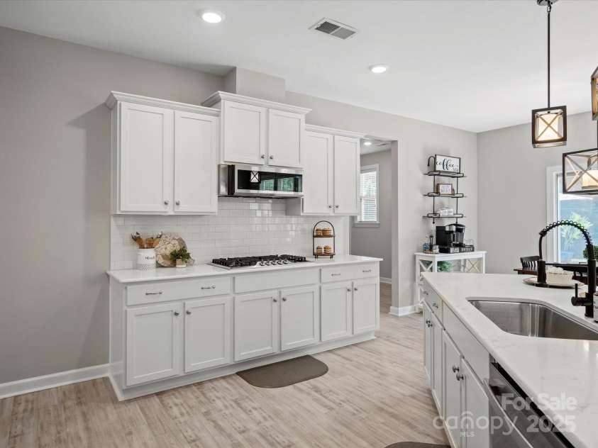 5013 Hamilton Mill Drive, Waxhaw, NC 28173.  MLS# CAR4256031, YatesRealty ID 28618. 