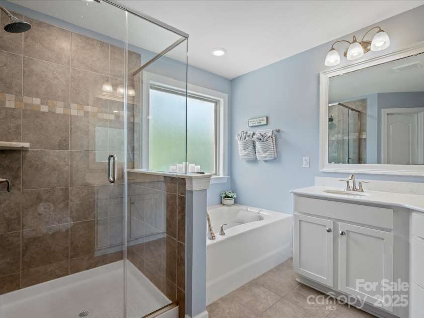 5013 Hamilton Mill Drive, Waxhaw, NC 28173.  MLS# CAR4256031, YatesRealty ID 28618. 