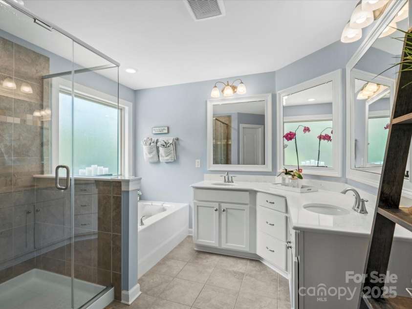 5013 Hamilton Mill Drive, Waxhaw, NC 28173.  MLS# CAR4256031, YatesRealty ID 28618. 