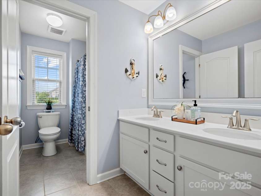 5013 Hamilton Mill Drive, Waxhaw, NC 28173.  MLS# CAR4256031, YatesRealty ID 28618. 