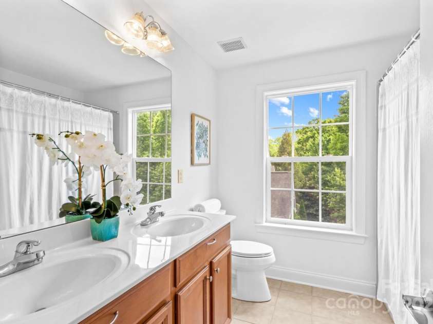 110 Preserve Way, Mooresville, NC 28117.  MLS# CAR4250582, YatesRealty ID 28619. Hallway full bath on second level