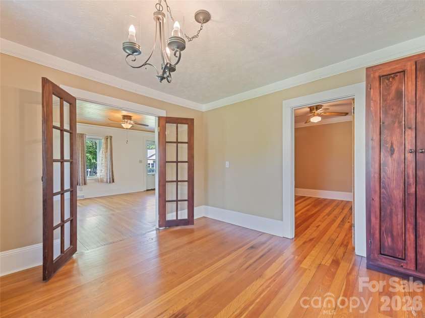 40 Avery Street, Waynesville, NC 28786.  MLS# CAR4390251, YatesRealty ID 28619. 