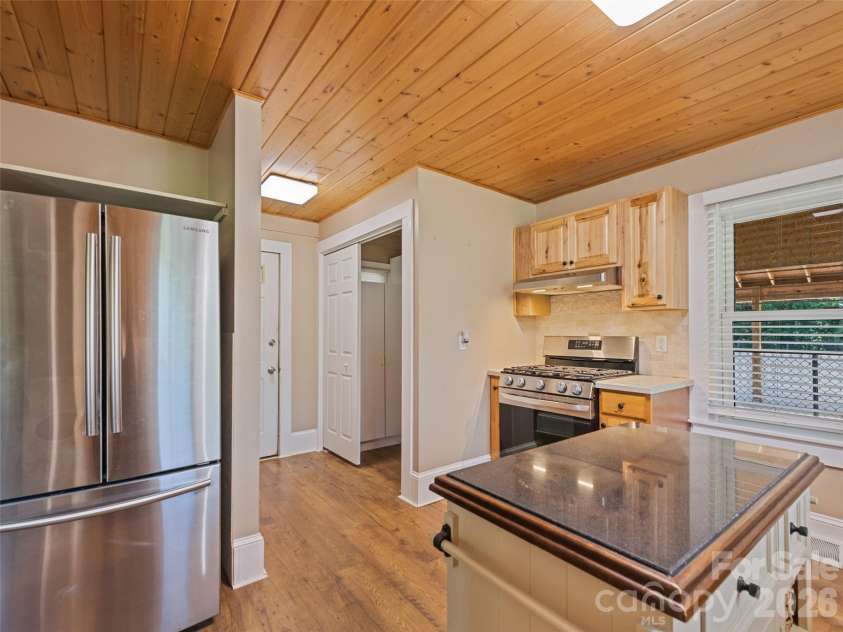 40 Avery Street, Waynesville, NC 28786.  MLS# CAR4390251, YatesRealty ID 28619. 
