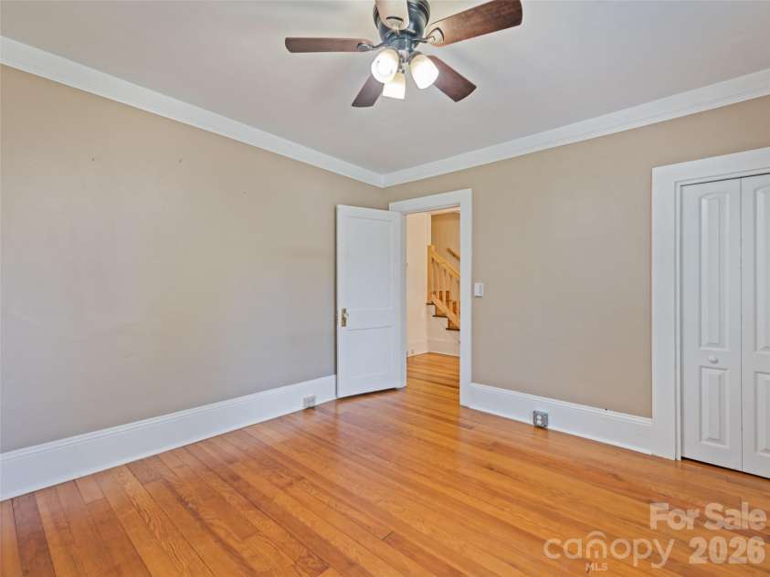 40 Avery Street, Waynesville, NC 28786.  MLS# CAR4390251, YatesRealty ID 28619. 