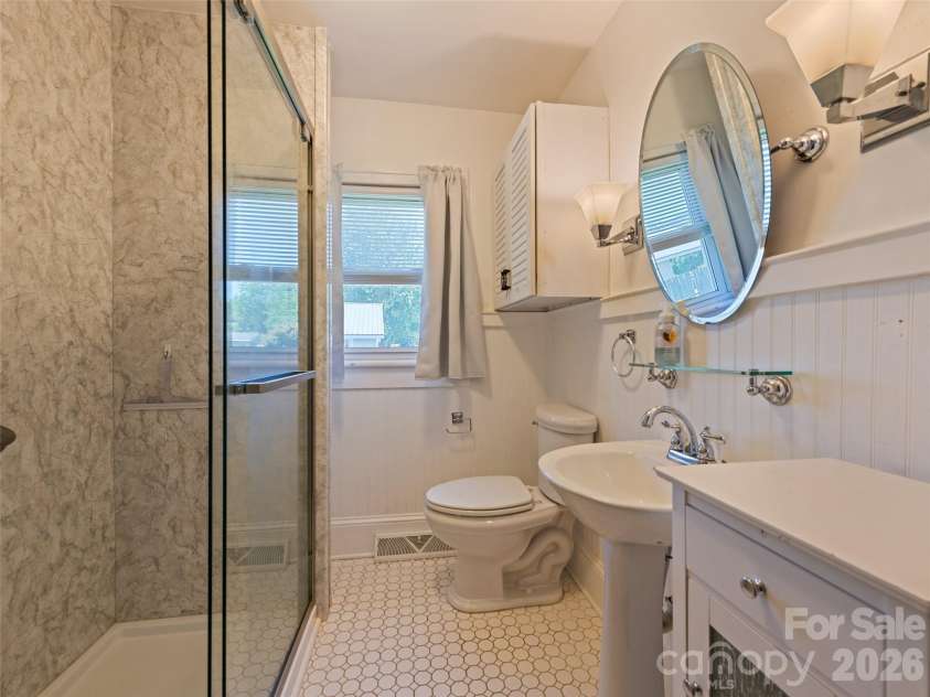 40 Avery Street, Waynesville, NC 28786.  MLS# CAR4390251, YatesRealty ID 28619. 