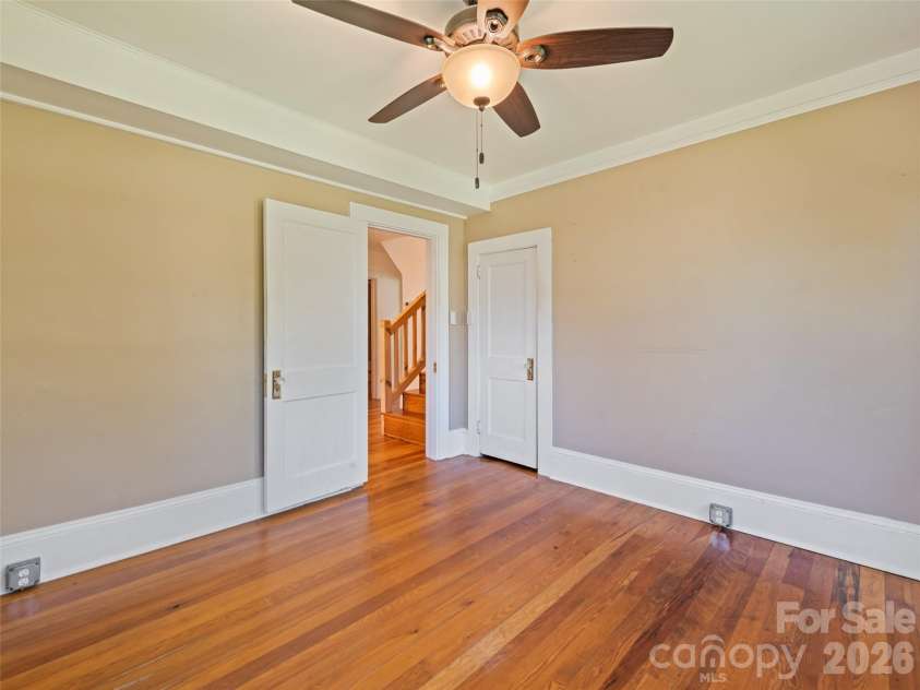 40 Avery Street, Waynesville, NC 28786.  MLS# CAR4390251, YatesRealty ID 28619. 