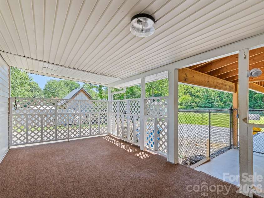 40 Avery Street, Waynesville, NC 28786.  MLS# CAR4390251, YatesRealty ID 28619. 