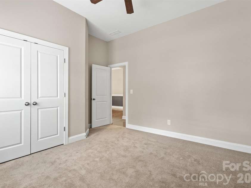 11633 Bradford Park Drive, Davidson, NC 28036.  MLS# CAR4399218, YatesRealty ID 2862. 
