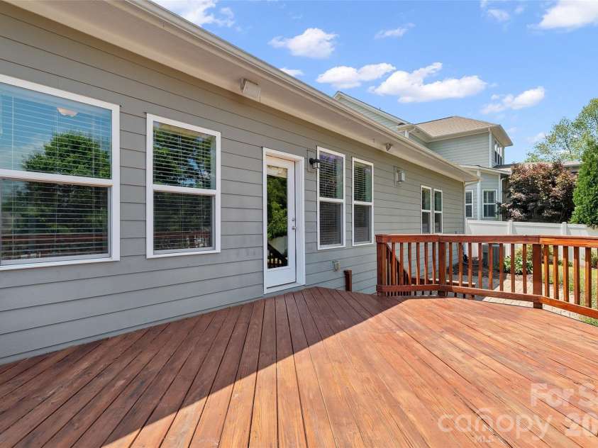 11633 Bradford Park Drive, Davidson, NC 28036.  MLS# CAR4399218, YatesRealty ID 2862. 