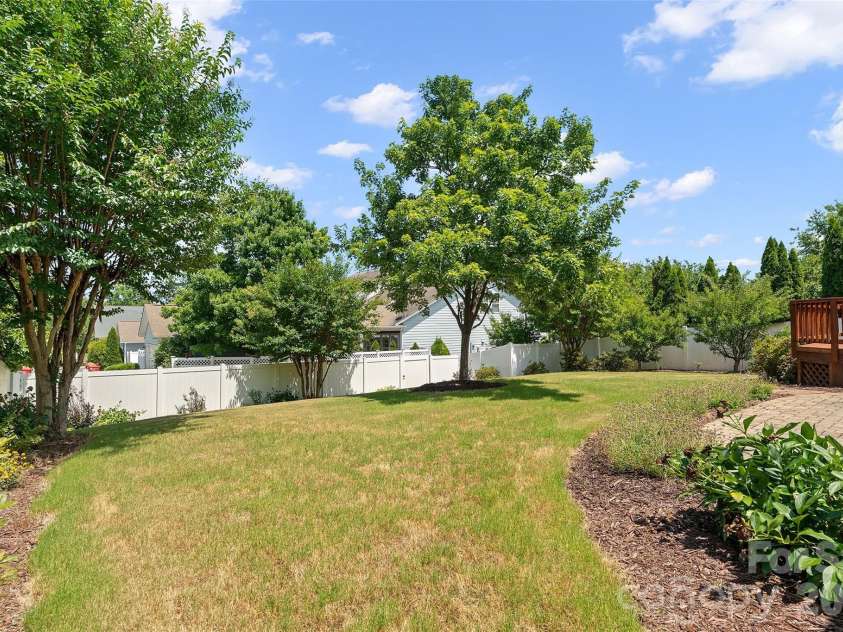 11633 Bradford Park Drive, Davidson, NC 28036.  MLS# CAR4399218, YatesRealty ID 2862. 