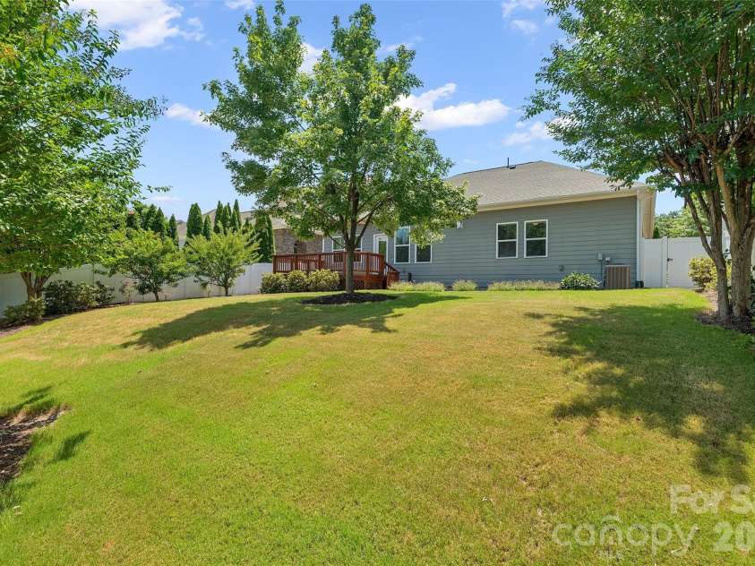 11633 Bradford Park Drive, Davidson, NC 28036.  MLS# CAR4399218, YatesRealty ID 2862. 
