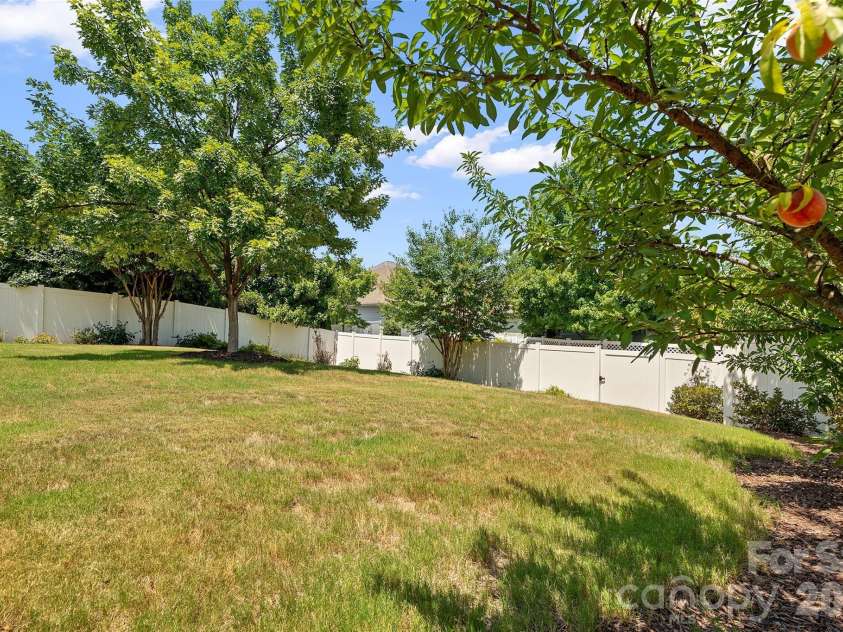 11633 Bradford Park Drive, Davidson, NC 28036.  MLS# CAR4399218, YatesRealty ID 2862. 