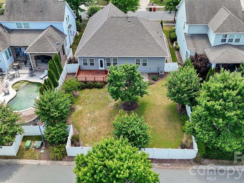 11633 Bradford Park Drive, Davidson, NC 28036.  MLS# CAR4399218, YatesRealty ID 2862. 