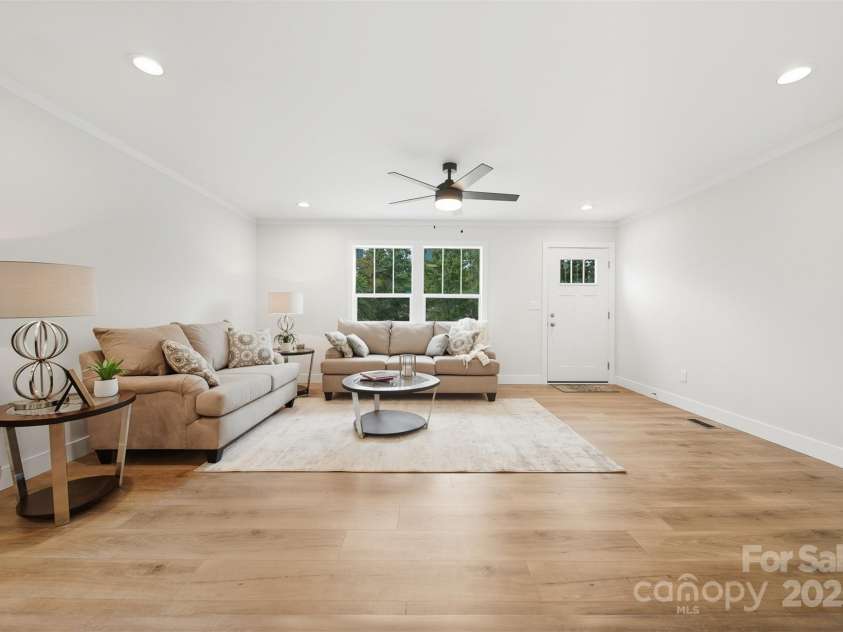 1411 Cliffside Place, Lenoir, NC 28645.  MLS# CAR4298525, YatesRealty ID 2862. 