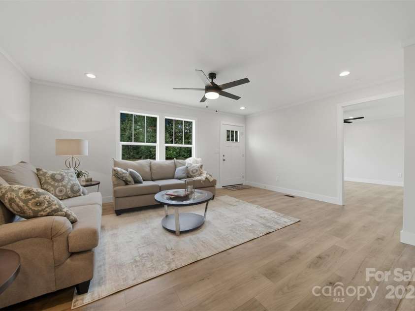 1411 Cliffside Place, Lenoir, NC 28645.  MLS# CAR4298525, YatesRealty ID 2862. 