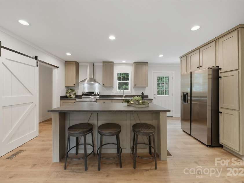 1411 Cliffside Place, Lenoir, NC 28645.  MLS# CAR4298525, YatesRealty ID 2862. 