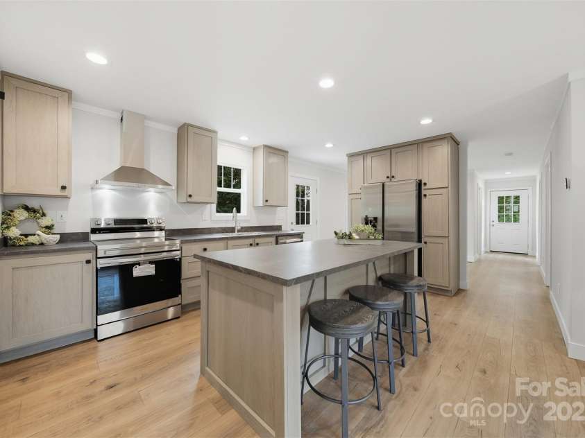 1411 Cliffside Place, Lenoir, NC 28645.  MLS# CAR4298525, YatesRealty ID 2862. 