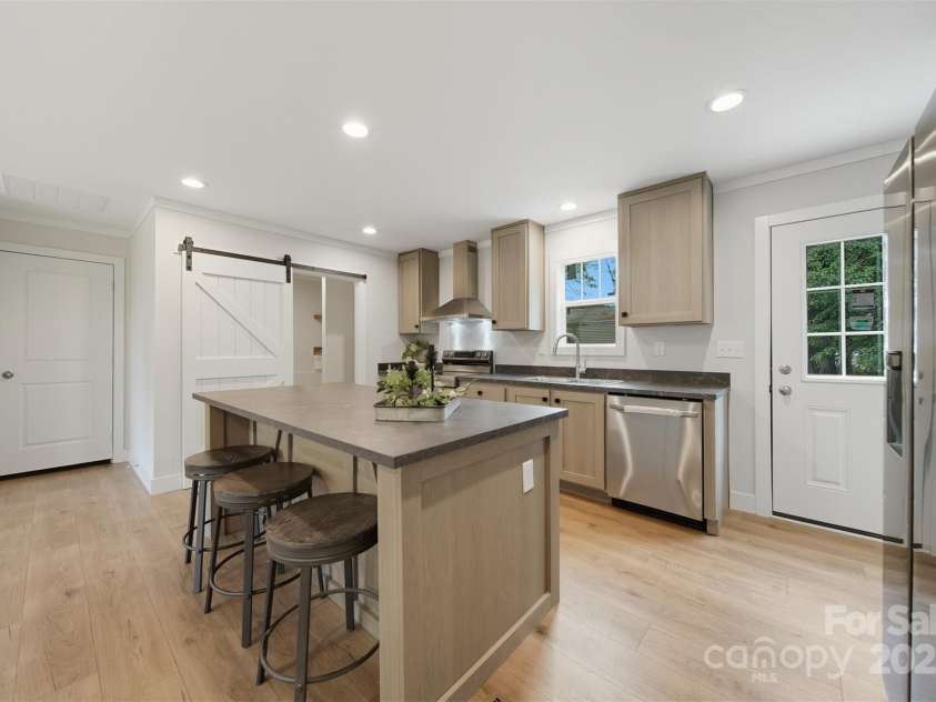 1411 Cliffside Place, Lenoir, NC 28645.  MLS# CAR4298525, YatesRealty ID 2862. 