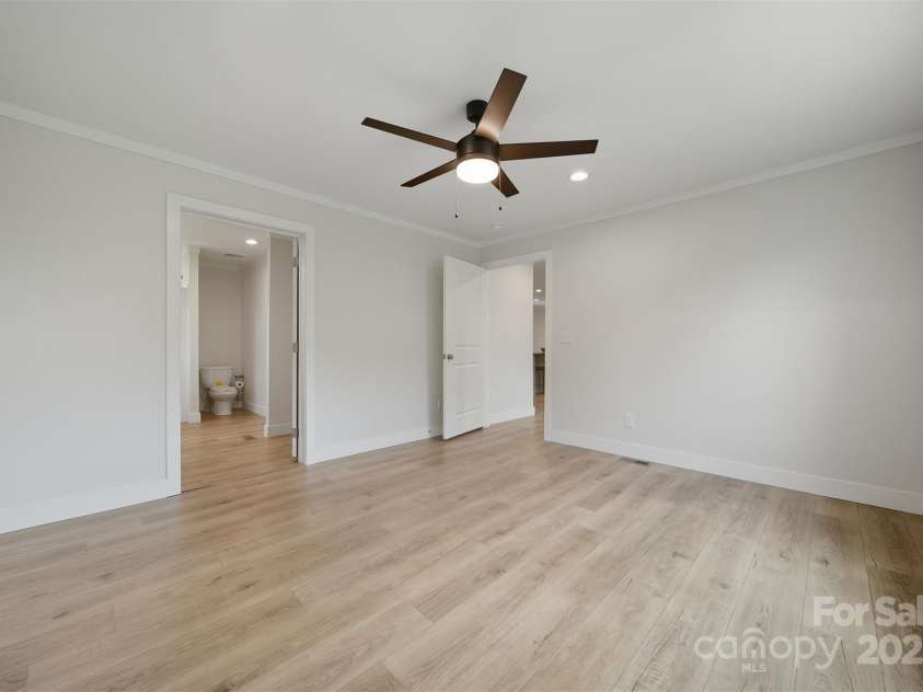 1411 Cliffside Place, Lenoir, NC 28645.  MLS# CAR4298525, YatesRealty ID 2862. 