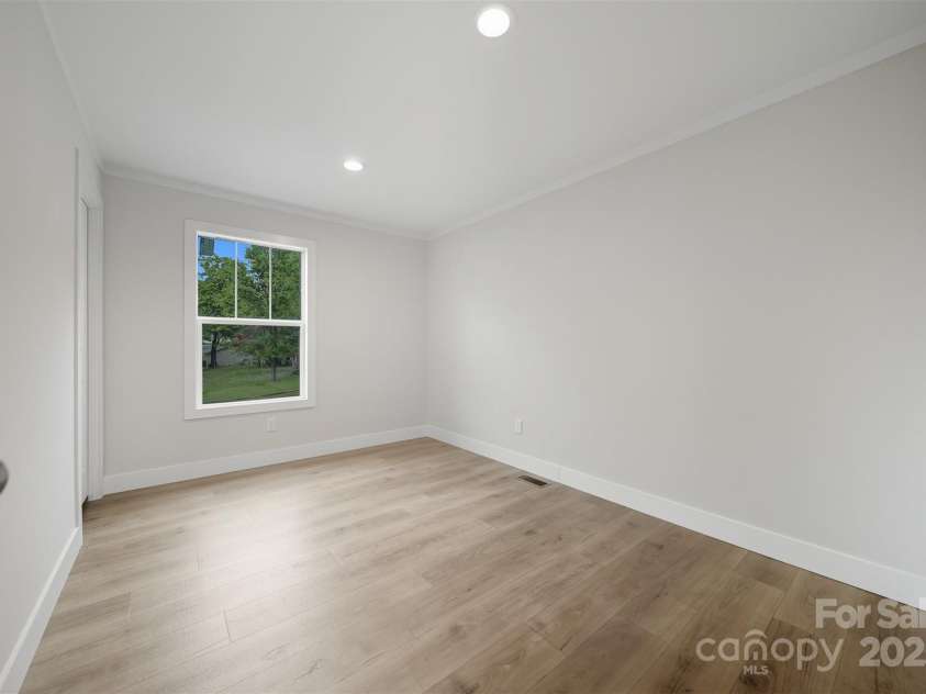 1411 Cliffside Place, Lenoir, NC 28645.  MLS# CAR4298525, YatesRealty ID 2862. 