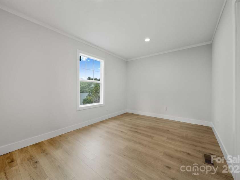 1411 Cliffside Place, Lenoir, NC 28645.  MLS# CAR4298525, YatesRealty ID 2862. 