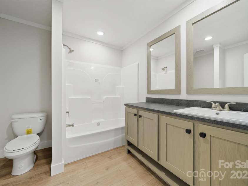 1411 Cliffside Place, Lenoir, NC 28645.  MLS# CAR4298525, YatesRealty ID 2862. 