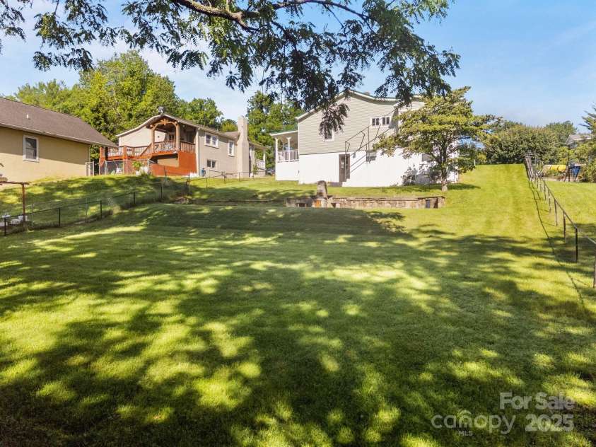 109 Short Street, Waynesville, NC 28786.  MLS# CAR4272804, YatesRealty ID 28620. 