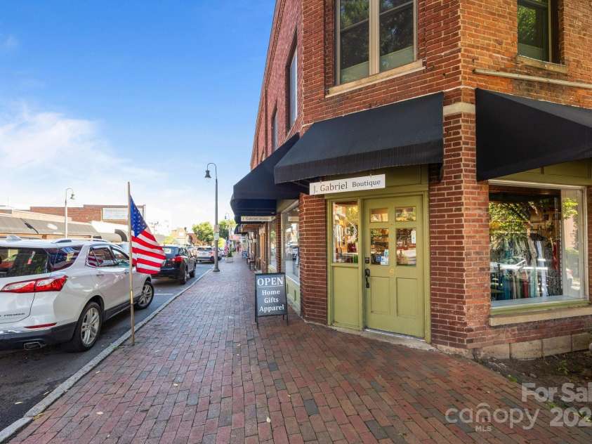 109 Short Street, Waynesville, NC 28786.  MLS# CAR4272804, YatesRealty ID 28620. 