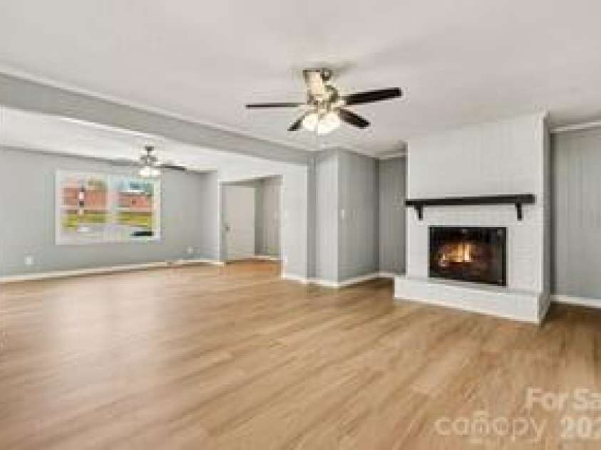 7040 Idlewild Road, Charlotte, NC 28212.  MLS# CAR4373418, YatesRealty ID 28620. 