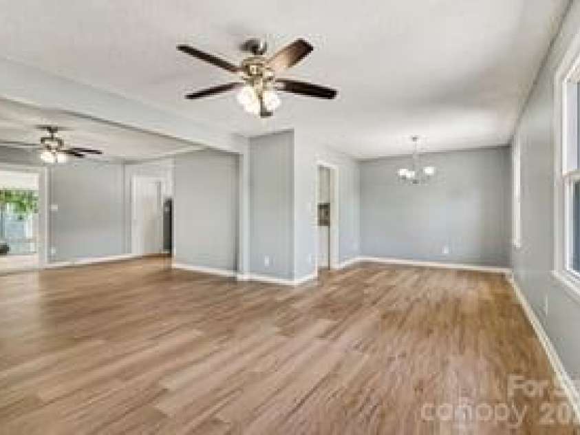 7040 Idlewild Road, Charlotte, NC 28212.  MLS# CAR4373418, YatesRealty ID 28620. 